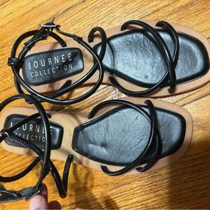 Journee Collection Strappy Gladiator Style Flat Sandals, Black, sz 6